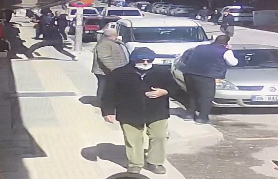 Elazığ'da Bir Vatandaş Ölümden  Saniyelerle Kurtuldu