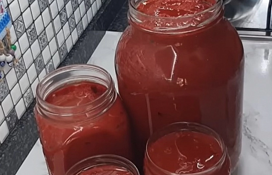 Elazığ'da bu yöntemle yapılan salça kesinlikle küflenmiyor: Püf noktasını uygulamak zor olabilir