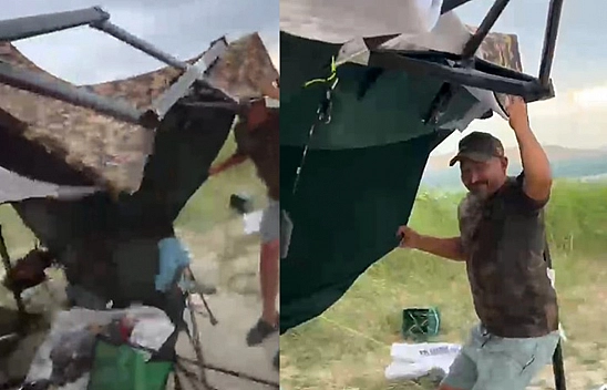 Elazığ'da çıkan fırtına kampçılara zor anlar yaşattı