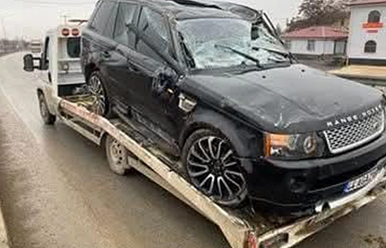 Elazığ'da cip takla attı!