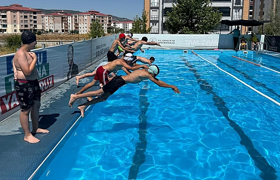 Elazığ'da çocuklar hem öğreniyor hem eğleniyor
