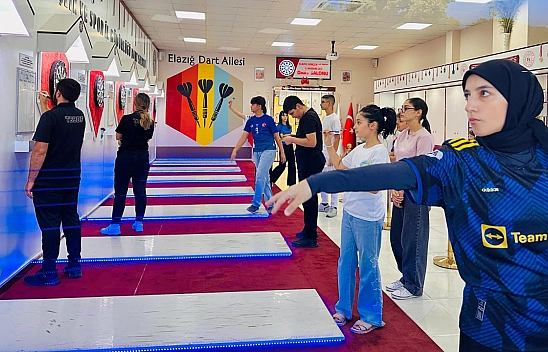 Elazığ'da dart ve bilardo turnuvası