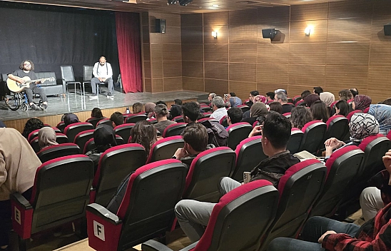 Elazığ'da Davetsiz Misafir ve Müzik Şenliği seyirciyle buluştu