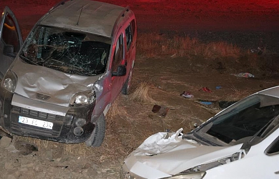Elazığ'da dehşet verici kaza: 4'ü ağır 9 yaralı