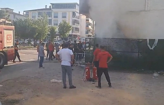 Elazığ'da depo yangını