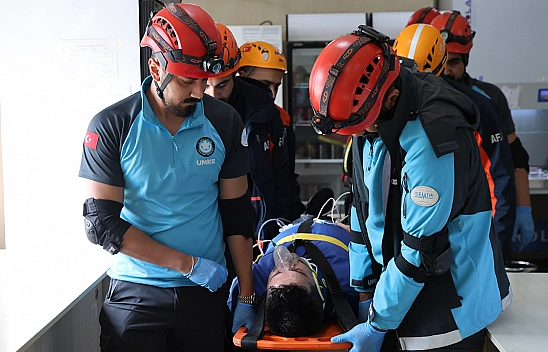 Elazığ'da deprem ve yangın tatbikatı gerçeği aratmadı
