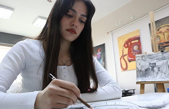 Elazığ'da depremzede ressam, asrın felaketini sanatıyla yansıttı