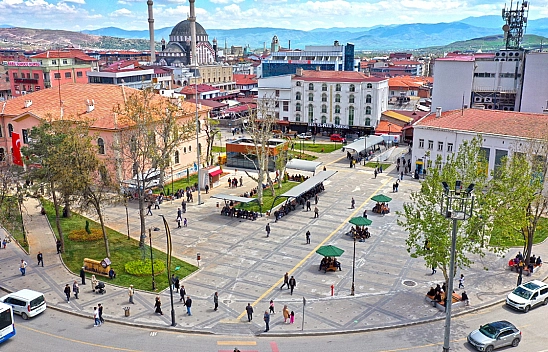 Elazığ'da Depremzedelere İki Kötü Haber Birden!