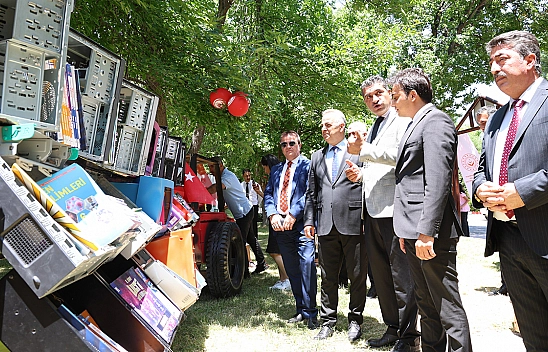 Elazığ'da 'Dijital Detoks' etkinliği: Geri Dönüşüm Kütüphanesi açıldı