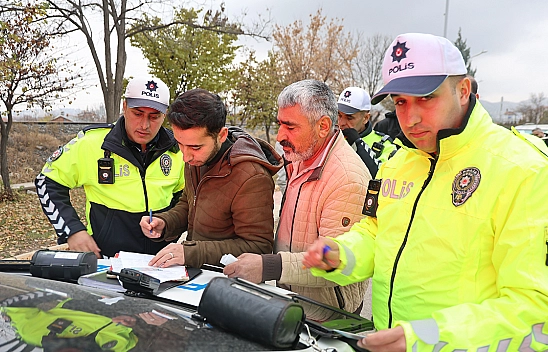 Elazığ'da dronla trafik denetimi: Kural tanımayan sürücüler affedilmedi