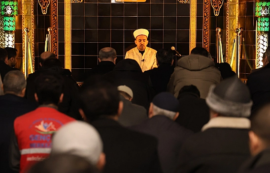 Elazığ'da Eller Bu Kez Semaya Depremde Vefat Edenler İçin Açıldı