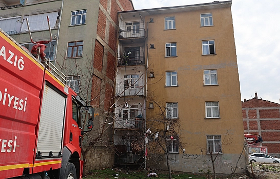 Elazığ'da evde çıkan yangın korkuttu