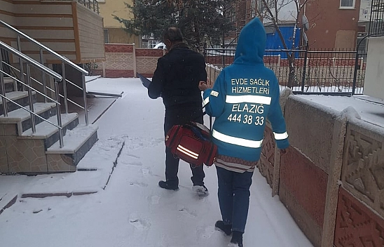 Elazığ'da Evde Sağlık Hizmetleri zorlu kış şartlarında da hastaların yanında