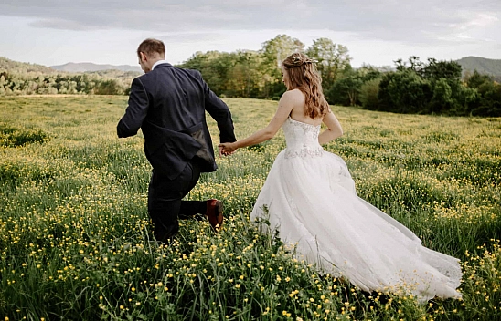 Elazığ'da evlenecek gençlere dev destek: Bakan Göktaş yeni kampanyayı duyurdu! İşte indirimli firmalar