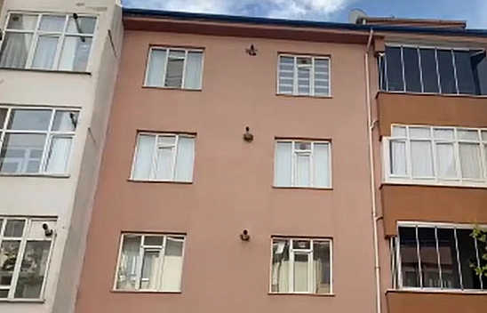 Elazığ'da facia! 17 yaşındaki genç kız 5'inci kattan düştü