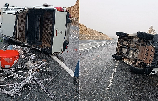 Elazığ'da facia! Kaygan yolda kamyonet devrildi