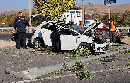 Elazığ'da feci kaza: 2'i ağır 6 yaralı