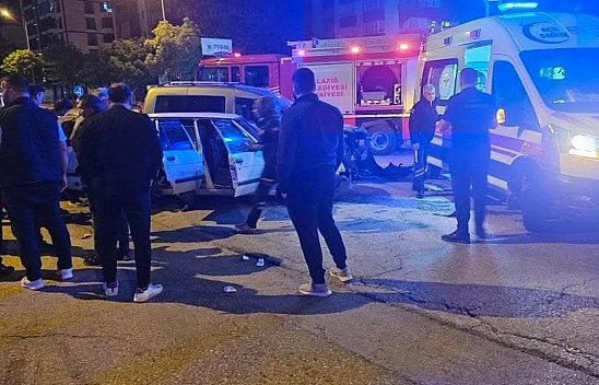 Elazığ'da feci kaza: 3 yaralı
