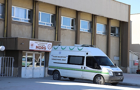 Elazığ'da filmlere konu olacak olay, gassal ölüyü mezardan çıkartıp yıkadı