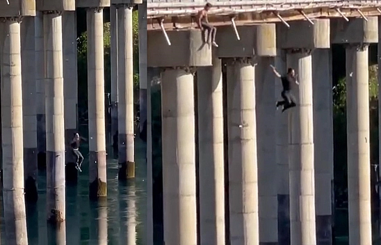 Elazığ'da Fırat Nehri'nde tehlikeli serinlik: Köprüden atladılar