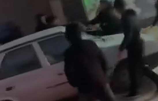 Elazığ'da gençler arasında kavga kameraya yansıdı!