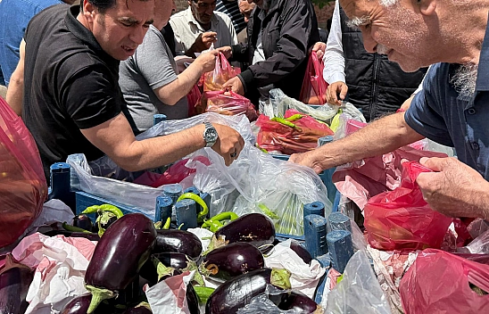 Elazığ'da hal fiyatıyla ürün sattı talebe yetişemedi