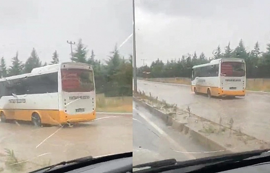 Elazığ'da Halk Otobüsü Yağmur Suyunda Mahsur Kaldı!