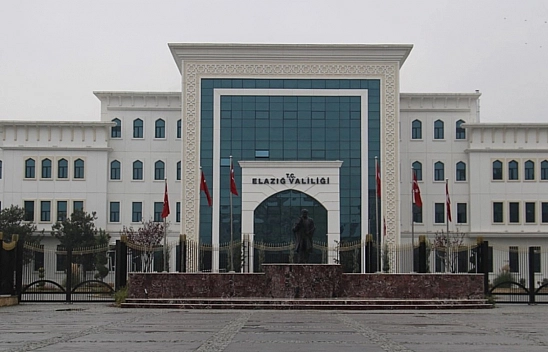 Elazığ'da havai fişek satan ve patlatan 2 kişiye idari para cezası