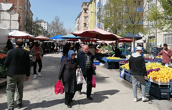 Elazığ'da havalar ısındı, pazar fiyatları soğudu