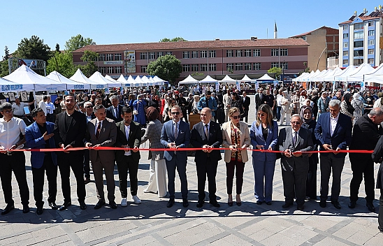 Elazığ'da 'Hayat Boyu Öğrenme Şenliği' yoğun katılımla başladı