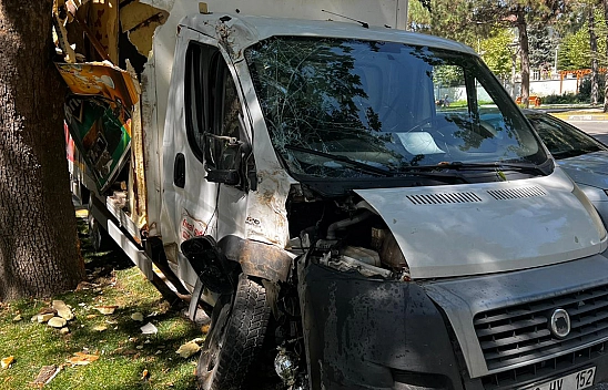 Elazığ'da İki Aracın Karıştığı Kaza Ucuz Atlatıldı