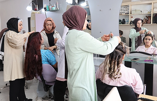 Elazığ'da iki kardeşin kuaförlük tutkusu ve büyük hayali