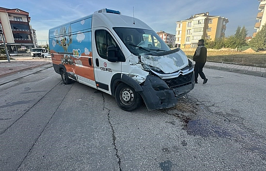 Elazığ'da iki minibüs çarpıştı: 4 yaralı