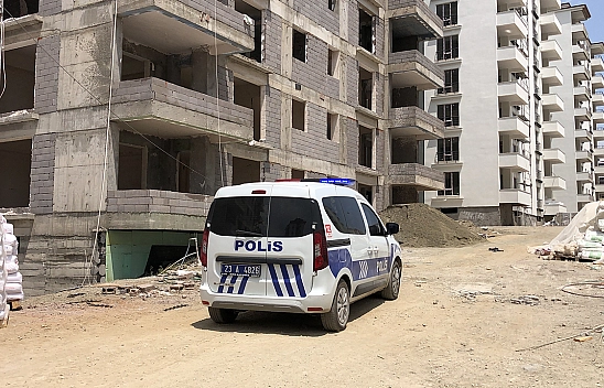 Elazığ'da İnşaatın 4'üncü katından düşen işçi öldü