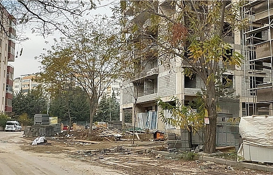 Elazığ'da inşaattan düşen işçi, hayatını kaybetti