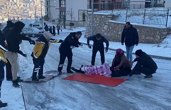 Elazığ'da insan zinciri!