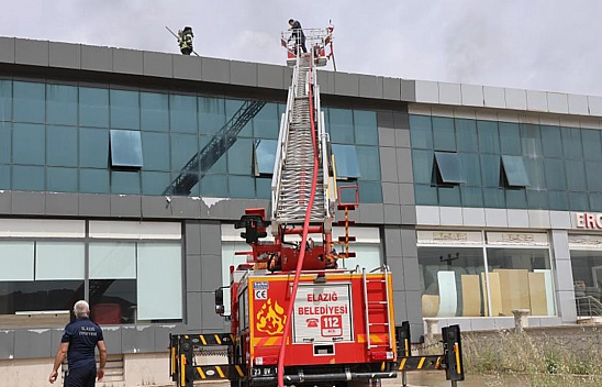 Elazığ'da İş Yeri Yangını!