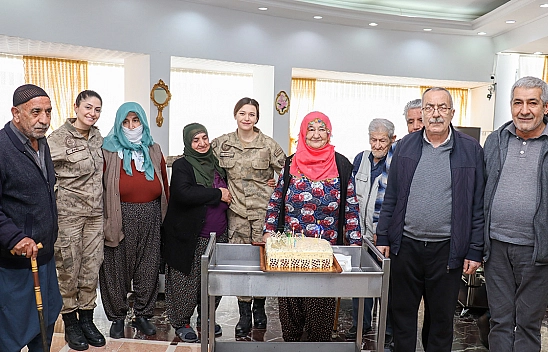 Elazığ'da jandarma ekipleri huzurevi sakinleriyle bir araya geldi