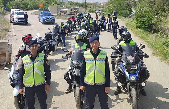 Elazığ'da Jandarma, Motosiklet Sürücülerini Bilgilendirdi