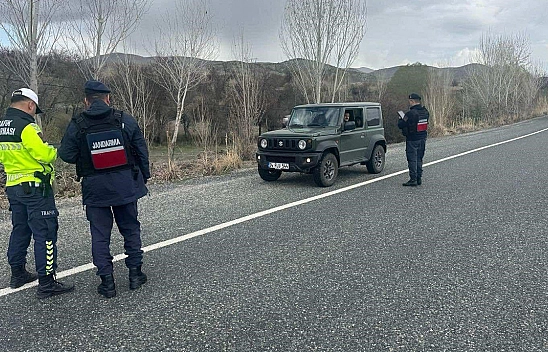 Elazığ'da jandarmadan huzur ve güven uygulaması: 18 şahıs yakalandı