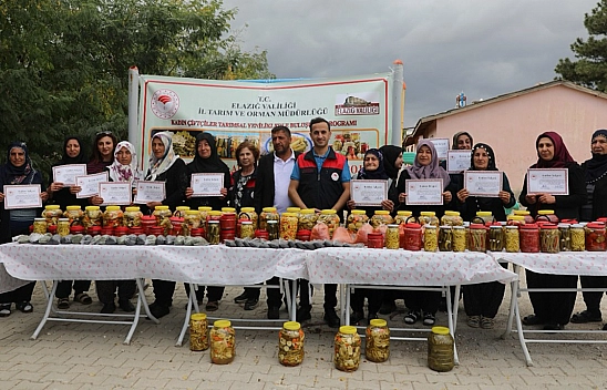 Elazığ'da Kadın Çiftçilerden 'Lezzetli Turşular, Mutlu Sofralar' Projesine Büyük İlgi