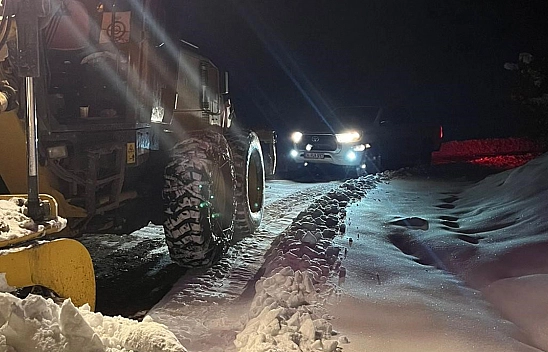 Elazığ'da kapanan 94 köy yolunda çalışmalar devam ediyor