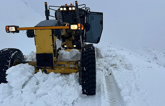 Elazığ'da kar mesaisi sürüyor
