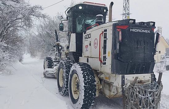 Elazığ'da kar yağışı nedeni ile 172 köy yolu ulaşıma kapandı