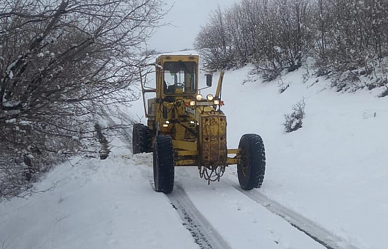 Elazığ'da kar yağışı nedeniyle 54 köy yolu ulaşıma kapandı