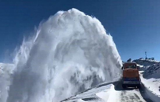 Elazığ'da karla mücadele: 108 köy yolundan 57'si ulaşıma açıldı