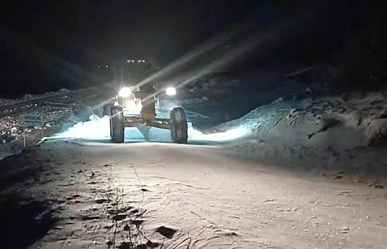 Elazığ'da karla mücadele çalışmaları sürüyor