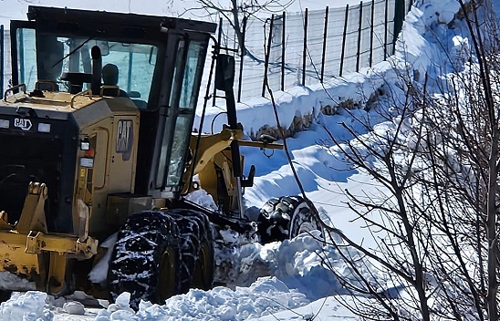 Elazığ'da karla mücadele devam ediyor