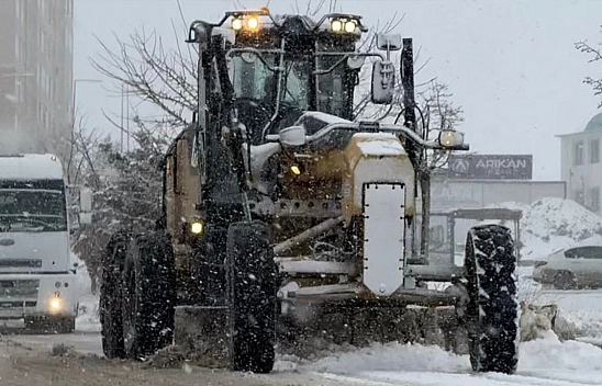 Elazığ'da karla mücadele seferberliği: yollar 7/24 açık tutuldu