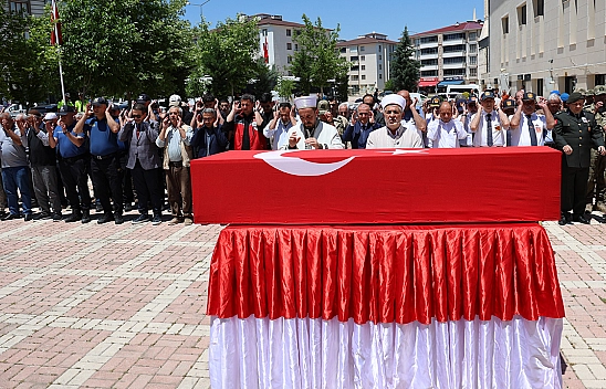 Elazığ'da Kıbrıs Gazisi Acar son yolculuğuna uğurlandı